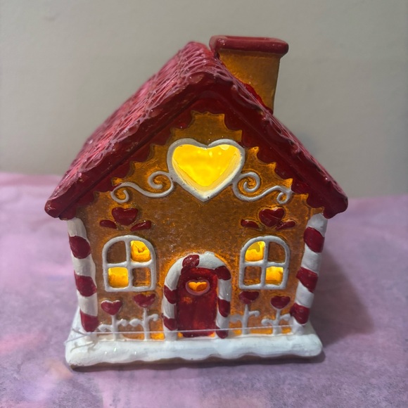 LED Gingerbread House - Picture 8 of 8
